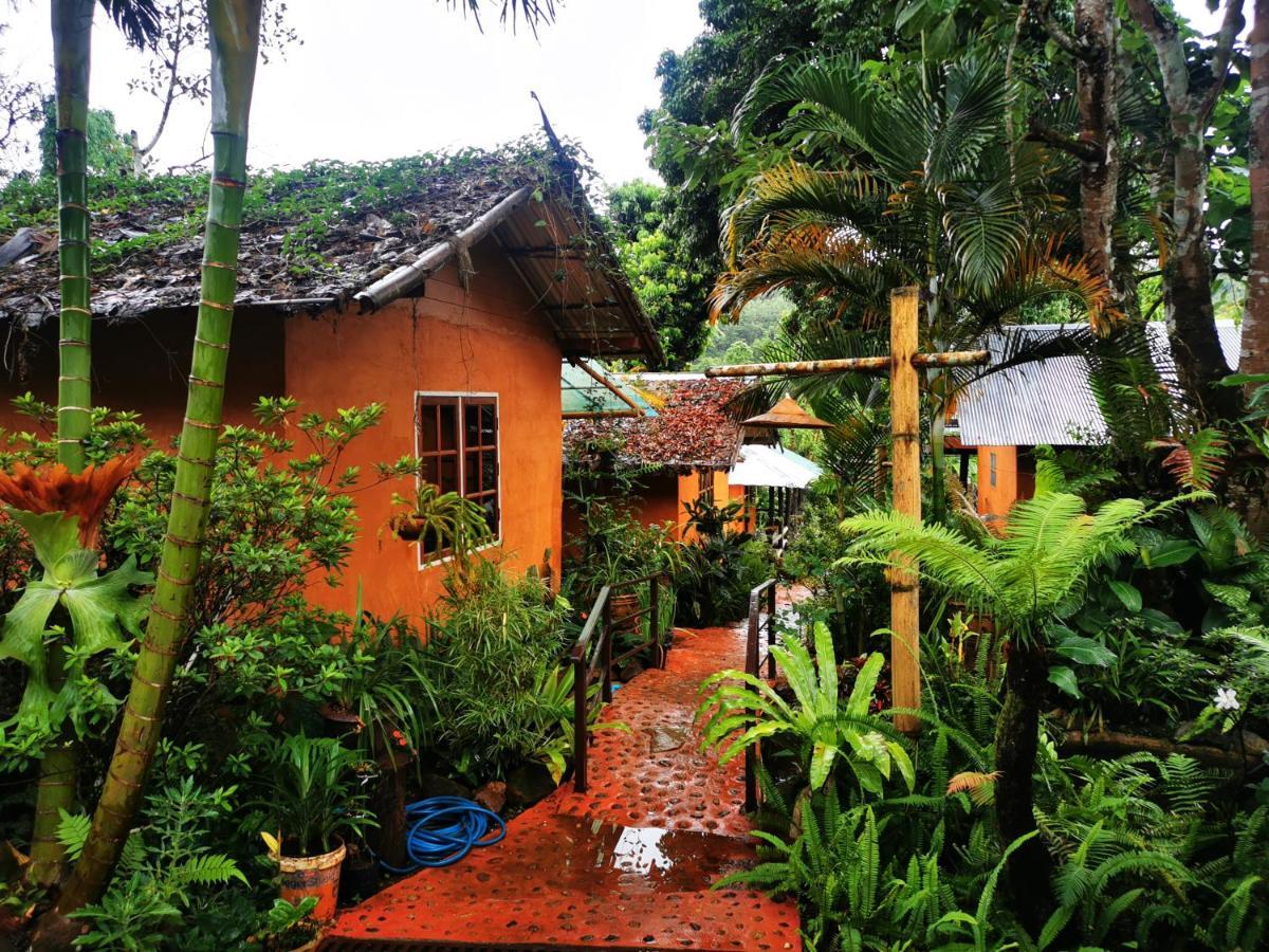 Ban Huai Makhuea Som บ้านดินโฮมสเตย์ ปางอุ๋ง מראה חיצוני תמונה