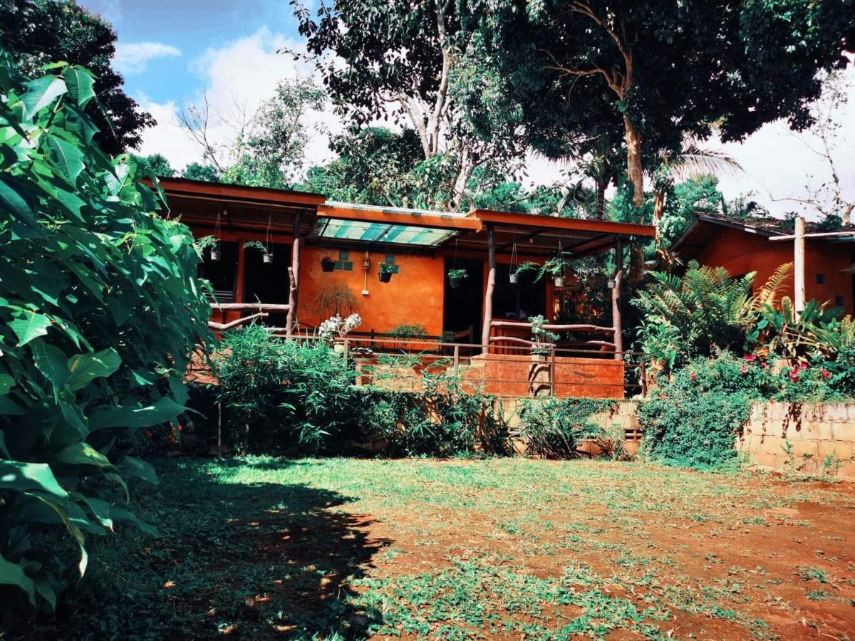 Ban Huai Makhuea Som บ้านดินโฮมสเตย์ ปางอุ๋ง מראה חיצוני תמונה